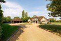 Our Barn Style Home With Hot Tub in Birdham