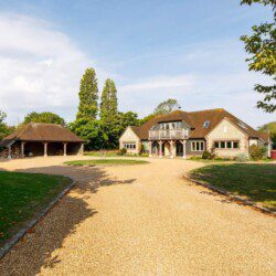 Our Barn Style Home With Hot Tub in Birdham